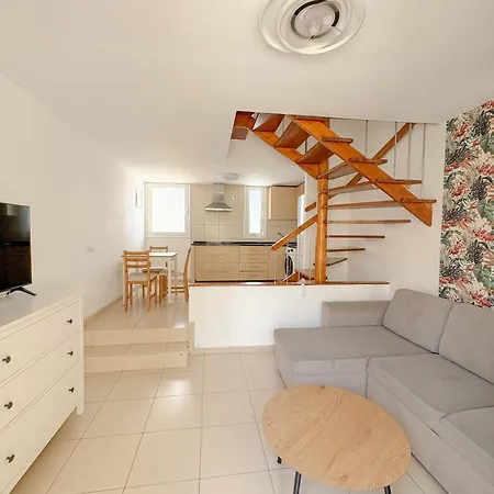 Cortijo Sunny Duplex With Heated Pool & Terrace In Playa De Americas بيت للعطل *